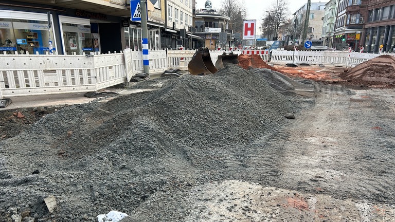Ab April 2026 sollten auch hier in der neuen Stadtmitte von Kaiserslauten Autos durchfahren; wenn alles nach Plan verläuft.