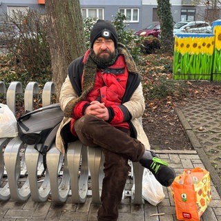 Gregor Mlocek lebt seit Jahren auf der Straße und kann sich vorstellen bei Frost in einem Kälte-Iglu zu übernachten. 