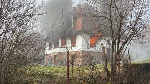 Bei einem Brand in Hermersberg sind zwei Menschen ums Leben gekommen.