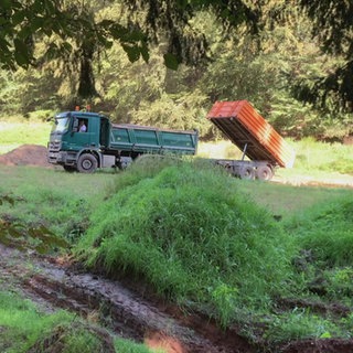Bauunternehmer nach illegaler Müllentsorgung bei Otterberg verurteilt