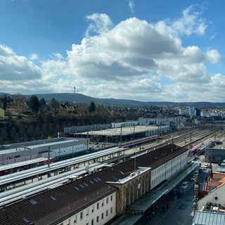 Stadt Kaiserslautern ist gegen die Sperrung der Bahnstrecke wegen Bahnbauarbeiten.