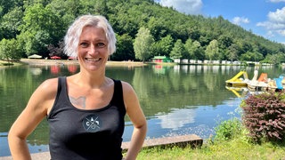 Begrüßt mittlerweile sogar Gäste von der Ostsee im Pfälzerwald: Juliane Klüßendorf vom Campingplatz-Team. 