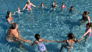 Kaiserslautern bietet kostenlose Schwimmkurse für Kinder an.