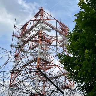 Am ehemaligenFunkturm des US-Militärs auf dem Donnersberg sind vier Kameras montiert worden. (Archivbild)