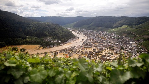Der kleine Ort Dernau, komplett von Wasser verschlungen