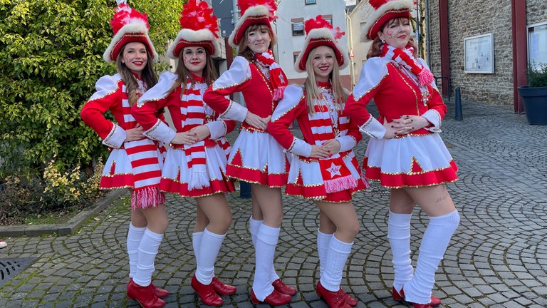 Auch diese Tanzmariechen freuen sich auf den Straßenkarneval - und die Rathauserstürmung in Vallendar.