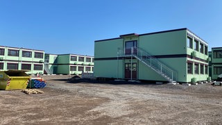 Die neue Flüchtlingsunterkunft in Neuwied ist fertig und geht am 31. März 2025 in Betrieb. Dort haben 264 Menschen Platz. 