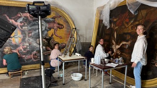 Zwei Kunstschätze aus St. Laurentius in Ahrweiler werden in Koblenz-Bubenheim restauriert.