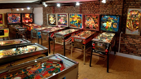 Im Flippermuseum stehen zahlreiche Automaten zum Spielen
