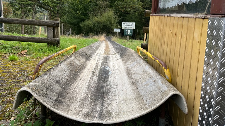 Die alte Sommerrodelbahn im Wildpark Westerwald ist marode und soll ersetzt werden.