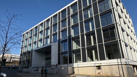 Das Foto zeigt das Gebäude "Pier 56" in Koblenz.