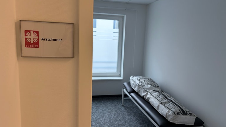 Im neu gebauten "Schöppche", der Tagesstätte für Obdachlose in Neuwied gibt es auch ein Arztzimmer.