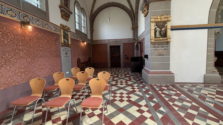 Die Rosenkranzkirche in Bad Neuenahr musste nach der Flut saniert werden. Jetzt wird sie wieder eröffnet.