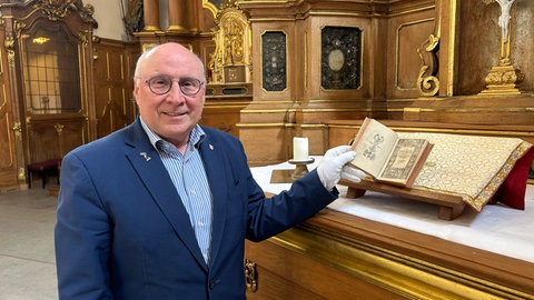 Manfred Diehl ist Küster und ehrenamtlicher Archivar der Pfarrei Heilig Geist in Ehrenbreitstein.