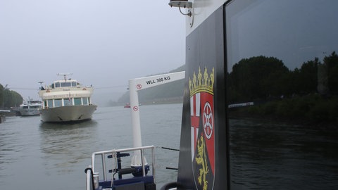 Die MS Asbach auf dem Rhein bei Koblenz