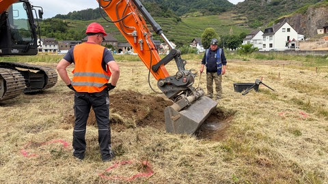 In Mayschoß sind Mitarbeiter der Kampfmittelsondierung im Einsatz.