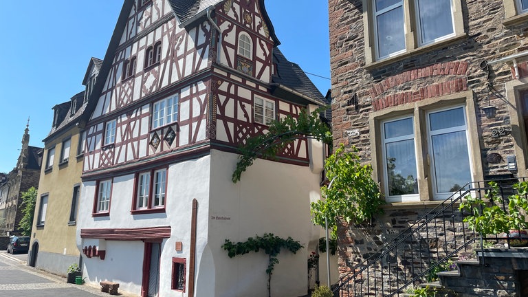 Das Fachwerkhaus "Storchenhaus" in Bremm an der Mosel