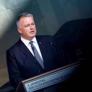 Gordon Schnieder (CDU) hat sich bei der Gedenkveranstaltung zum fünften Jahrestag im Ahrtal entschuldigt.