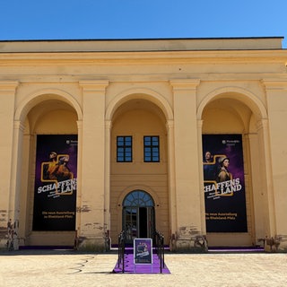 Eingang zur Ausstellung Schaffensland im Landesmuseum Koblenz auf der Festung Ehrenbreitstein