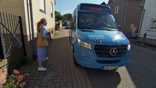 Ein Shuttlebus, den man per Handy bestellen kann, bringt ab jetzt Fahrgäste in und um Edenkoben zum Einkaufen.