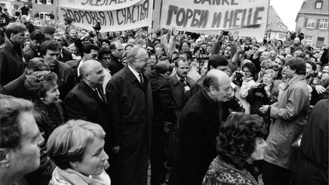 Michael Gorbatschow bei seinem Besuch in Speyer mit dem damaligen Bundeskanzler Helmut Kohl (CDU).