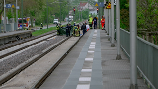 Bei einem Zugunfall am Bahnhof Speyer Nord-West ist ein 45 Jahre alter Mann ums Leben gekommen. Der Mann war am Donnerstagvormittag von einem Zug erfasst und tödlich verletzt worden. Die Polizei geht aktuell von einem Unglücksfall aus.