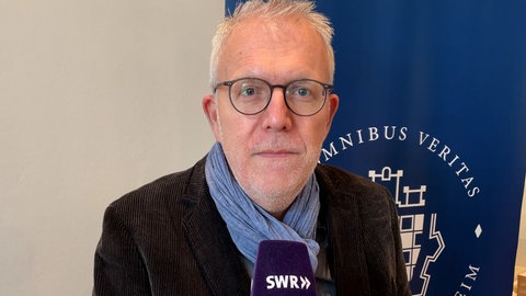 SWR-Reporter Heiko Wirtz-Walter zur Missbrauchsstudie der Uni Mannheim. Die Uni hat einen Teil der Studie im Bistum Speyer vorgestellt und ein System der Vertuschung enthüllt.