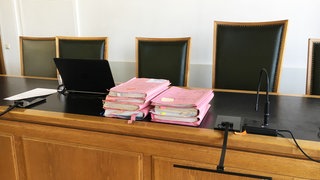 Vergewaltigung: Ein Mann aus Bad Dürkheim muss sich vor dem Landgericht in Frankenthal verantworten, weil er laut Anklage seine damalige Lebensgefährtin geschlagen und vergewaltigt haben soll