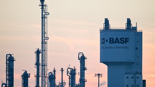 Beim Ludwigshafener Chemiekonzern BASF wurden infolge einer betrieblichen Störung Schadstoffe freigesetzt. Es kann zu Geruchsbelästigungen im Stadtgebiet kommen.