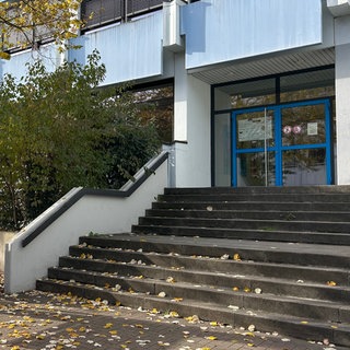 Die Karolina-Burger-Realschule plus in Ludwigshafen. Herrscht auch an anderen Schulen der Stadt ein Klima der Angst?