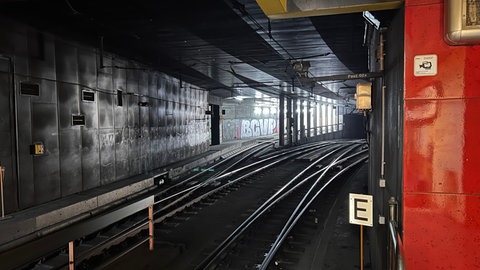 Straßenbahntunnel unter dem fast abgerissen Rathauscenter in Ludwigshafen: Für die neue Helmut-Kohl-Allee müssen die Tunnel verlegt werden