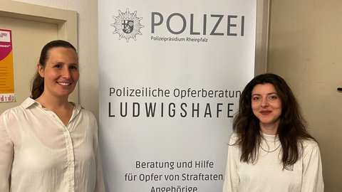 Jana Mohr und Michelle Sommer-Richler von der Opferberatung der Polizei in Ludwigshafen.