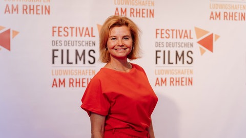 Annette Frier soll im August auf der Parkinsel den Preis für Schauspielkunst 2026 erhalten.