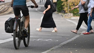 Ein aggressiver Radler hat Fußgänger bedroht (Symbolfoto)