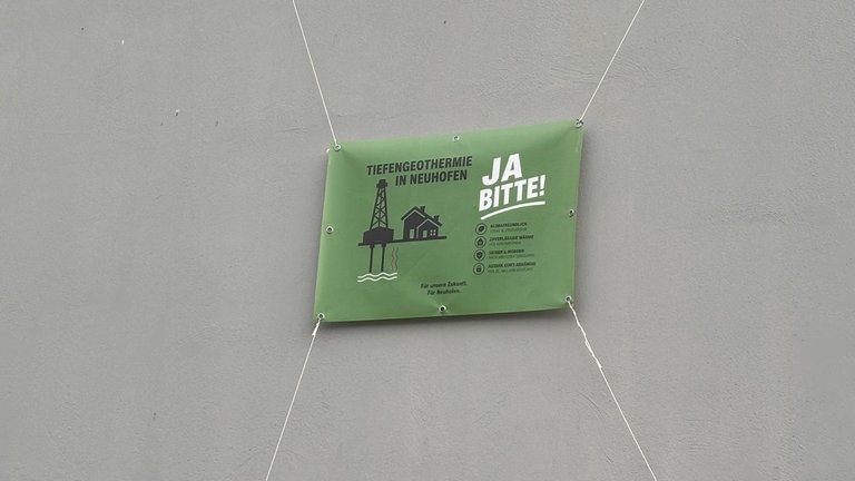 Plakate zum Geothermie-Projekt in Neuhofen 