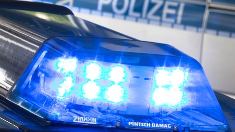 Eine Nahaufnahme eines Polizei-Blaulichts 