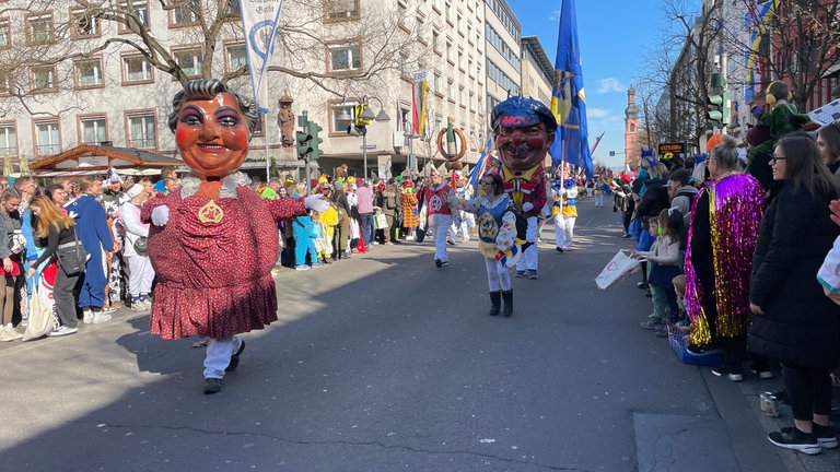 Sie dürfen heute natürlich unter keinen Umständen fehlen: Die Mainzer Schwellköpp'.