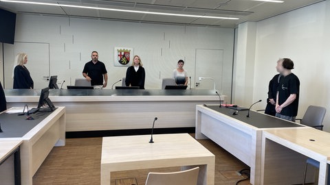 Ein Mann steht vor Gericht in Bad Kreuznach, weil er tausende kinderpornografischer Fotos und Videos besessen haben soll. 
