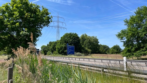 Die A643 führt direkt durch das Landschaftsschutzgebiet Mainzer Sand