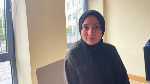 Dur-e-Sameen aus Pakistan lebt mit ihrer Familie  in der Sammelunterkunft in Ingelheim. Integration von Frauen ist noch immer schwierig, so die Verwaltung.