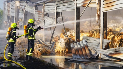 Feuer in Lagerhalle bei Bad-Sobernheim