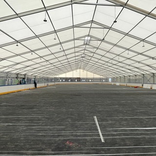 Der Ice Dome in Mainz - die Eishalle der Mainzer Eissportvereine auf dem Messegelände in Hechtsheim. 