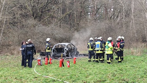 Nach einem Autobrand bei Zeltingen-Rachtig gibt es neue Hinweise: die Staatsanwaltschaft ermittelt gegen einen Mann aus dem Raum Koblenz.