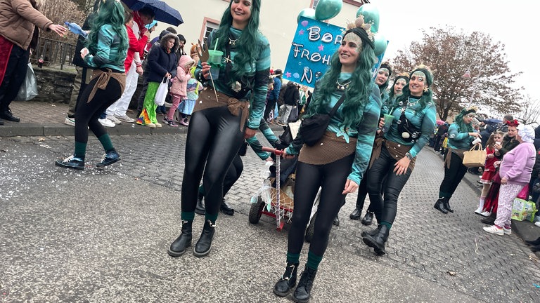 Karnevalsumzug in Veldenz: Nixen