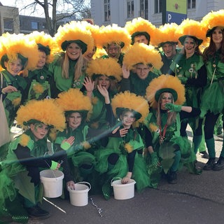 Blumenpower in Trier: Diese Truppe sorgt für Frühlingsgefühle. 