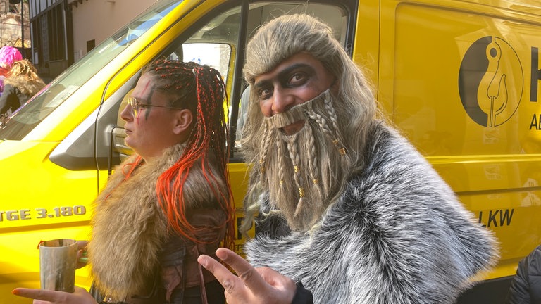 Auf dem Rosenmontag in Idar-Oberstein haben sich die Teilnehmer kreative Kostüme einfallen lassen. 