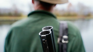 In der Nähe von Wittlich sollen niederländische Jagdtouristen zahmes Wild erlegt haben. Die Staatsanwaltschaft konnte aber keinen Täter identifizieren. Die Ermittlungen wurden mittlerweile eingestellt.