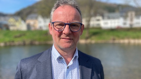 Landrat Stefan Metzdorf ist stolz darauf, dass sein Kreis Trier-Saarburg das Konzept für die Kommunen plant. 