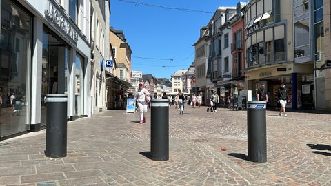 Der Stadtrat in Trier diskutiert erneut über die Poller zur Sicherheit der Trierer Innenstadt.