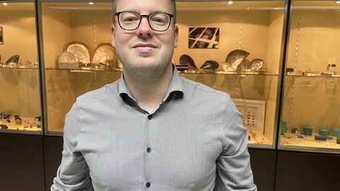 Tom Stephan kennt sich bestens mit Steinen aus. Er ist Geschäftsführer der Gemmologischen Gesellschaft in Idar-Oberstein.
